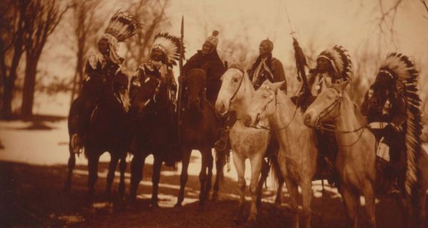  Six tribal leaders, circa 1900: left to right, Little Plume (Piegan), Buckskin Charley (Ute), Geronimo (Chiricahua Apache), Quanah Parker (Comanche), Hollow Horn Bear (Brulé Sioux), and American Horse (Oglala Sioux). Photograph:  Buyenlarge/Getty Images