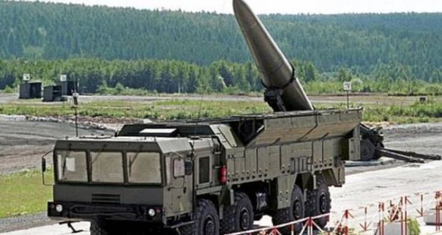 The Izvestia report followed a story in German newspaper Bild on   Saturday that said secret satellite imagery showed Iskander-M missiles   stationed near the Polish border. Photograph: Evgeny Stetsko/Getty Images