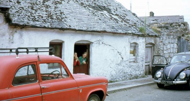 Meeting Lane, Athy, 1968. Photograph:  William Muldowney 