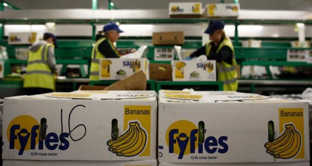 Employees sort bananas at Fyffes Plc’s ripening and fruit distribution plant in Coventry, UK. Photographer: Simon Dawson/Bloomberg