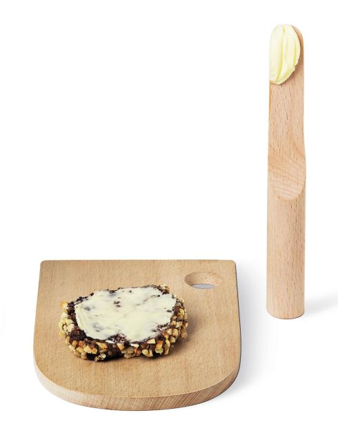 Could this be the best thing since sliced bread? This wooden buttering board breadboard and butter knife set, €3 from Flying Tiger (ie.flyingtiger.com) has just won the prestigious Chicago Good Design awards, a prize-winning competition that was founded by architects Eero Saarinen, Charles and Ray Eames and Edgar Kaufmann Junior in 1950 and given to outstanding products by the Chicago Anthenaeum Museum of Architecture and Design in co-operation with the European Centre for Architecture, Art, Design and Urban Studies. Affordable design at its best.
