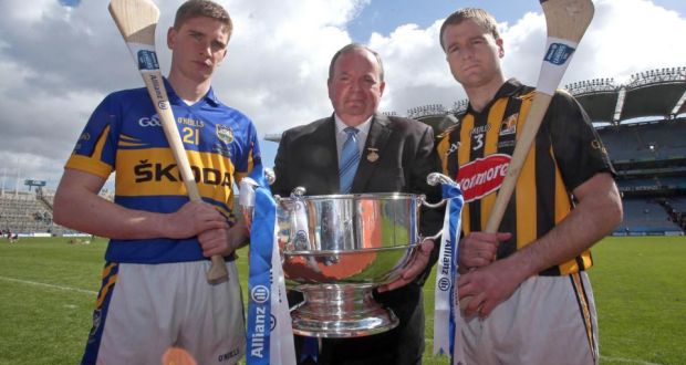 Brendan Maher of Tipperary and JJ Delaney of Kilkenny with GAA President Liam O’Neill. Photograph: Info/Donall Farmer