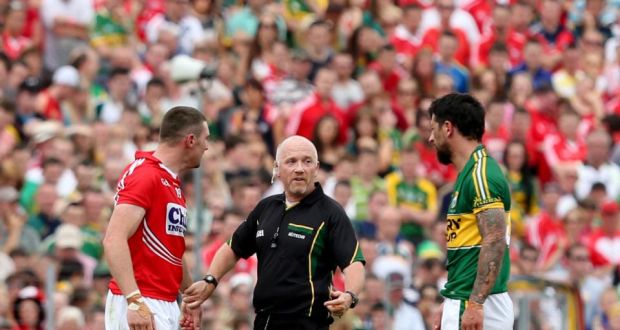 It was no surprise when old rivals Noel O’Leary from Cork and Kerry’s Paul Galvin renewed acquaintances in the Munster final at Killarney. Photo: James Crombie/Inpho 