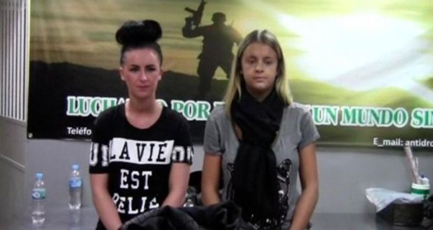 Michaella McCollum Connolly (left) and Melissa Reid at Lima airport. Photograph: Reuters