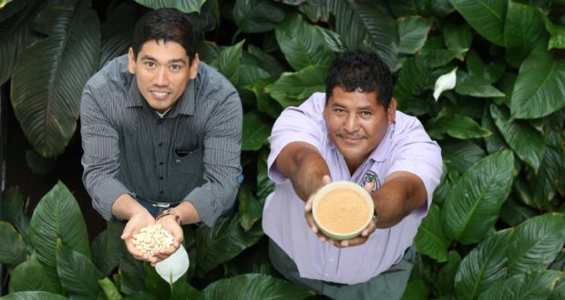 Promoting Fairtrade Fortnight are Alfredo Ortega (right) vice-chairman of the Belize Sugar Cane Farmers’ Association and Alex Flores of the Aprainores Cashew Nut Co-op, El Salvador. Photograph: Sasko Lazarov/Photocall Ireland