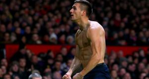  Dusan Tadic of Southampton celebrates scoring the winner against  Manchester United   at Old Trafford. Photograph:  Alex Livesey/Getty Images