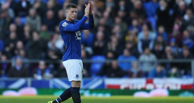 Ross Barkley of Everton applauds the fans as he is substituted during the Barclays Premier League match between Everton and Southampton at Goodison Park. Photo: Chris Brunskill/Getty Images