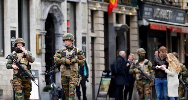 Belgian soldiers patrol in the Grand Place of Brussels following Tuesday's bombings in Brussels , Belgium, March 24, 2016.    REUTERS/Charles Platiau