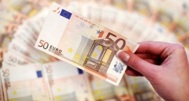 Government gross debt stood at €202.1 billion, equivalent to 77.1 per cent of GDP at the end of September 2016