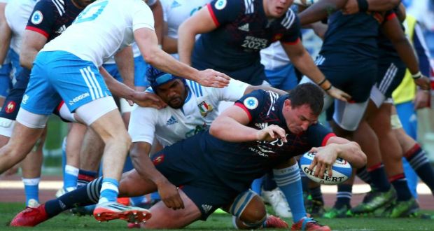 Louis Picamoles scores France’s third try during the Six Nations match against Italy at Stadio Olimpico in Rome. Photograph:   Alessandro Bianchi/ Reuters 