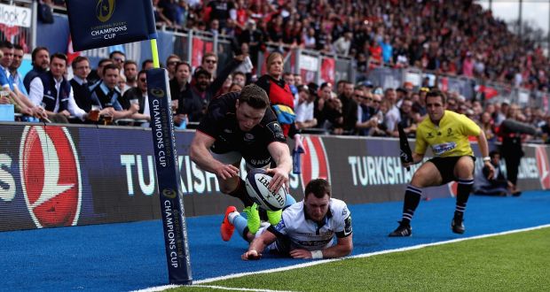  Stuart Hogg manages to prevent Chris Ashton from touching down during Saracens’ comfortable Champions Cup win over Glasgow. Photograph: Matthew Lewis/Getty 
