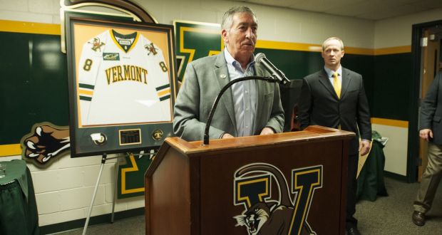 Bob Corran speaks in honour of retired NHL player Martin St Louis before a game between the Dartmouth Big Green and the Vermont Catamounts last year 