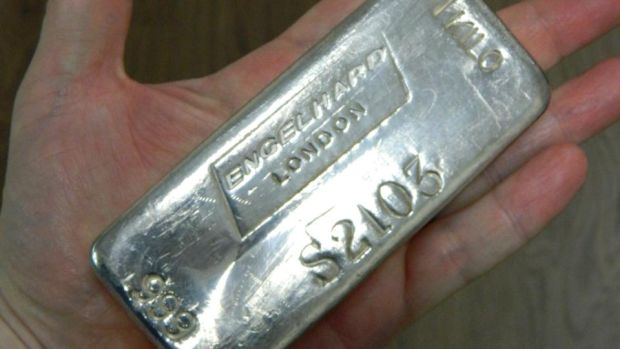 Silver kilo bar at John Weldon: may go for considerably more than its guide price of €500–€800