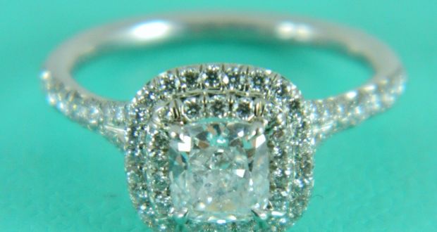 Tiffany diamond cluster ring at  John Weldon Auctioneers  (€3,000 to €5,000)