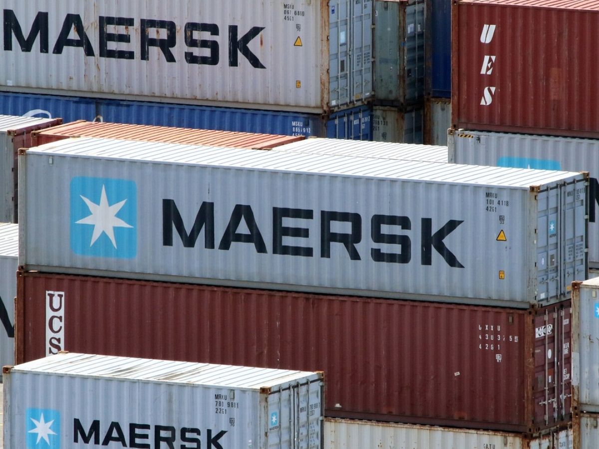 Maersk takes step breaking up with sale of oil unit