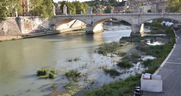 A view of the Tevere river on August 28th during the drought that has hit Rome. Photograph: Giorgio Onorati/EPA