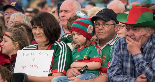 Mayo GAA Fans welcome the Mayo Senior Football team back to McHale Park in Castlebar, Co Mayo. Photo : Keith Heneghan / Phocus