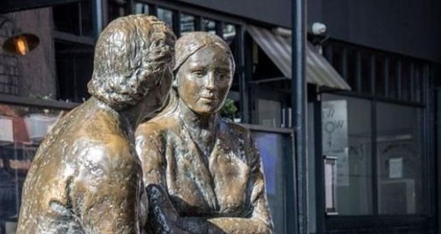 Meeting Place statue on Liffey Street, Dublin, which is part of the Talking Statues initiative. Photograph: talkingstatuesdublin.ie
