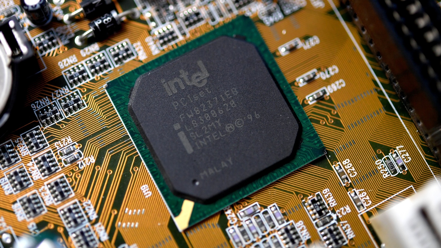 Operating System Vendors Rushing Out Fixes for Intel Chip 41