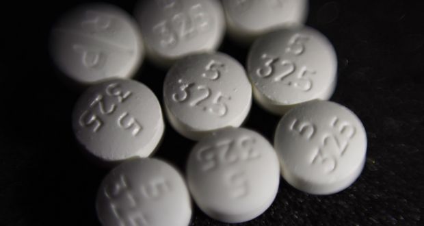 Pills of the opioid Oxycodone-acetaminophen.  (AP Photo/Patrick Sison)