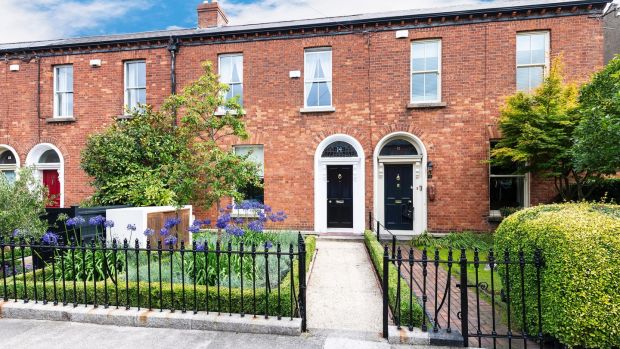 City Garden Delight On Blooming Ranelagh Strip For 115m - 
