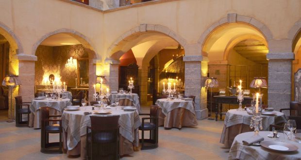 Les Loges, the Michelin-starred restaurant in the central courtyard at Cour des Loges in Lyon.