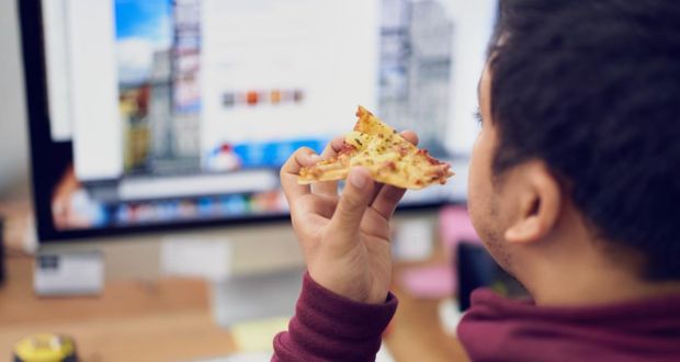 The New Rules Of Eating Al Desko Is It Okay To Eat At Your Desk