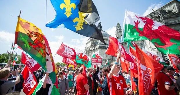 Marchers in Cardiff on Saturday calling for an independent Wales. Photograph: Rex/Shutterstock