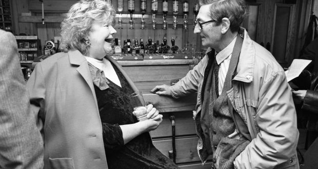Maeve Binchy and fellow writer James Plunkett, author of Strumpet City,  in the Oliver St John Gogarty Pub in Dublin for  the Writers’ Lunch in March, 1993. Photograph:  Independent News and Media/Getty Images