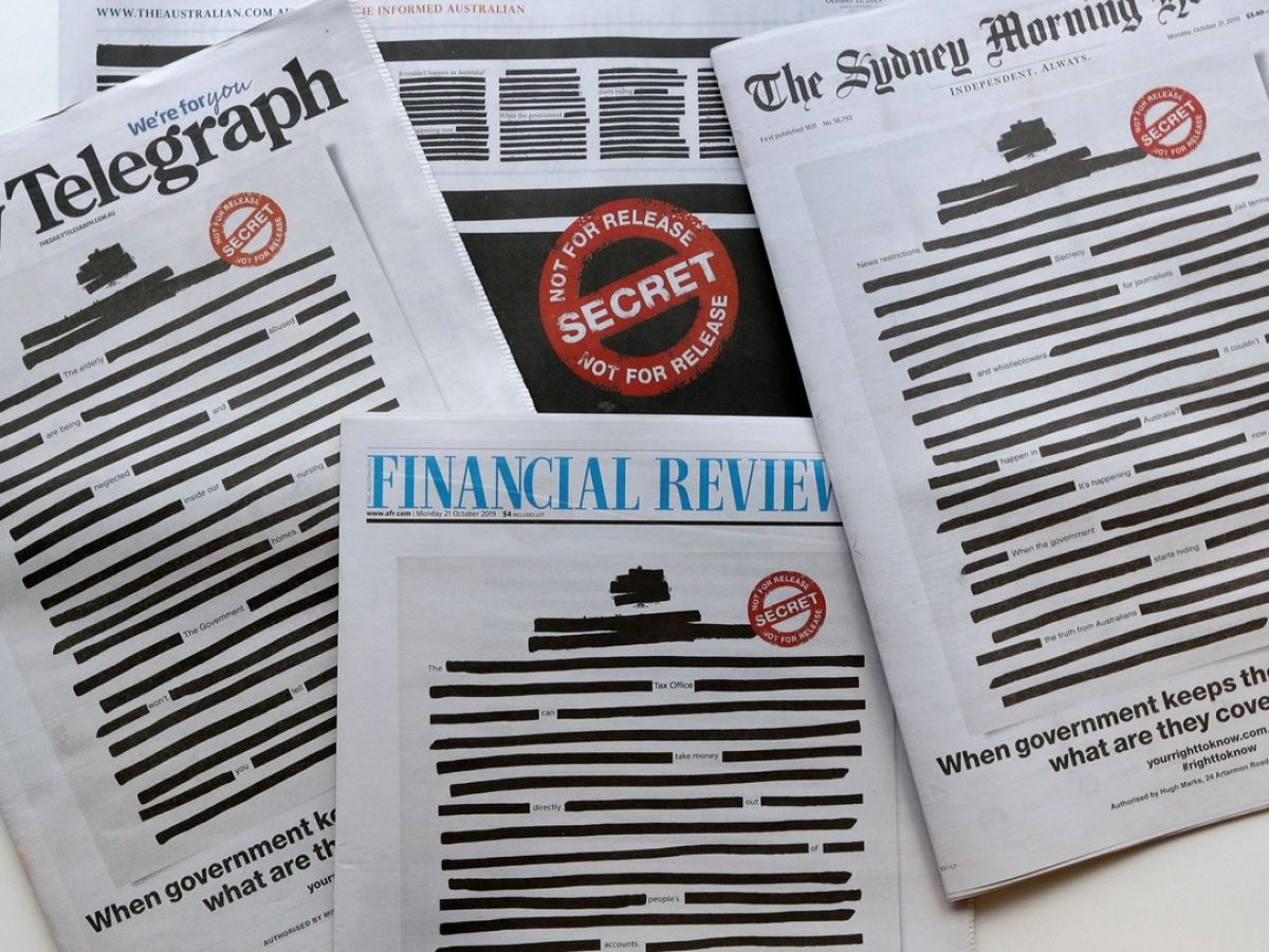 Manchuriet over prik Australian newspapers black out front pages to protest press restrictions