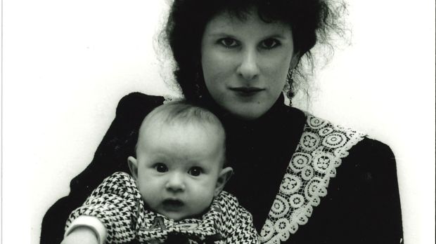 Judith Mok and her daughter in 1989