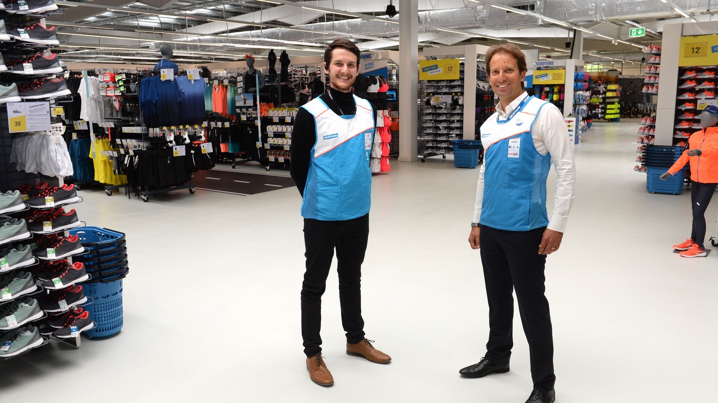 decathlon store opening time