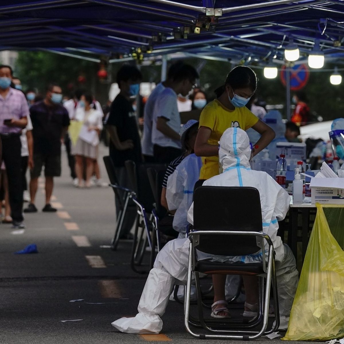 Coronavirus: China 'seals off' province as worldwide cases exceed ...