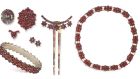 19th century garnet set gifted by Lord Byron to Mary Ann Chaworth in 1803 achieved €5,200 (€800–€1,200) at Adam’s At Home sale. 