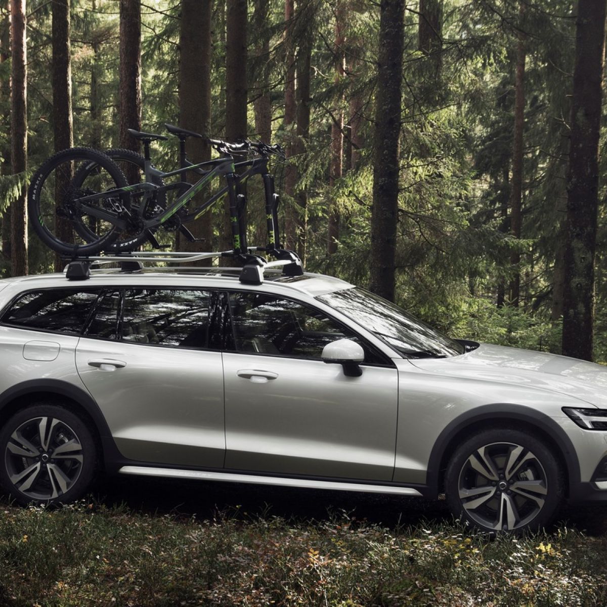 Volvo S New V60 Cross Country Swedish Chic With A Hefty Price