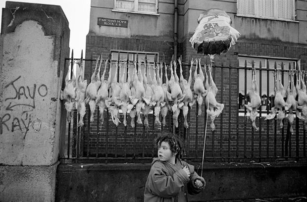 Christmas Turkey Market, Mary’s Lane, Dublin, 1991. Photograph: © Tony O’Shea
