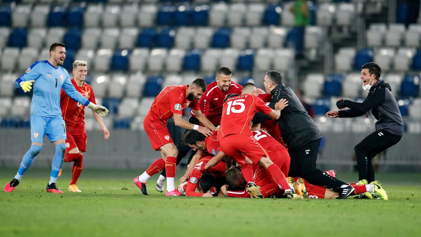 Norte-macedonia play-off Team Panini Adrenalyn XL UEFA Euro 2020