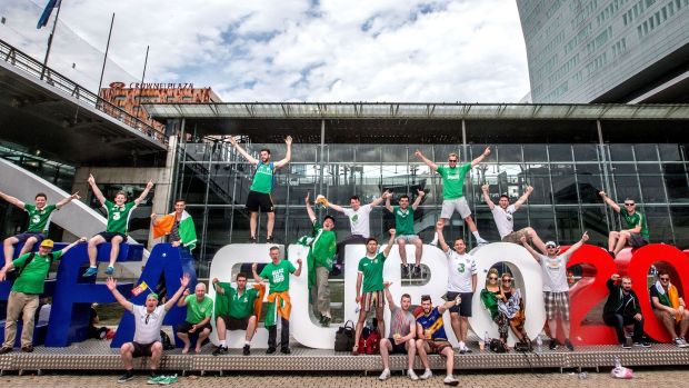 Fans d'Irlande à Lille, France en 2016. Les Championnats d'Europe seront sans adeptes des Boys in Green cette fois-ci. Photographie: James Crombie / Inpho