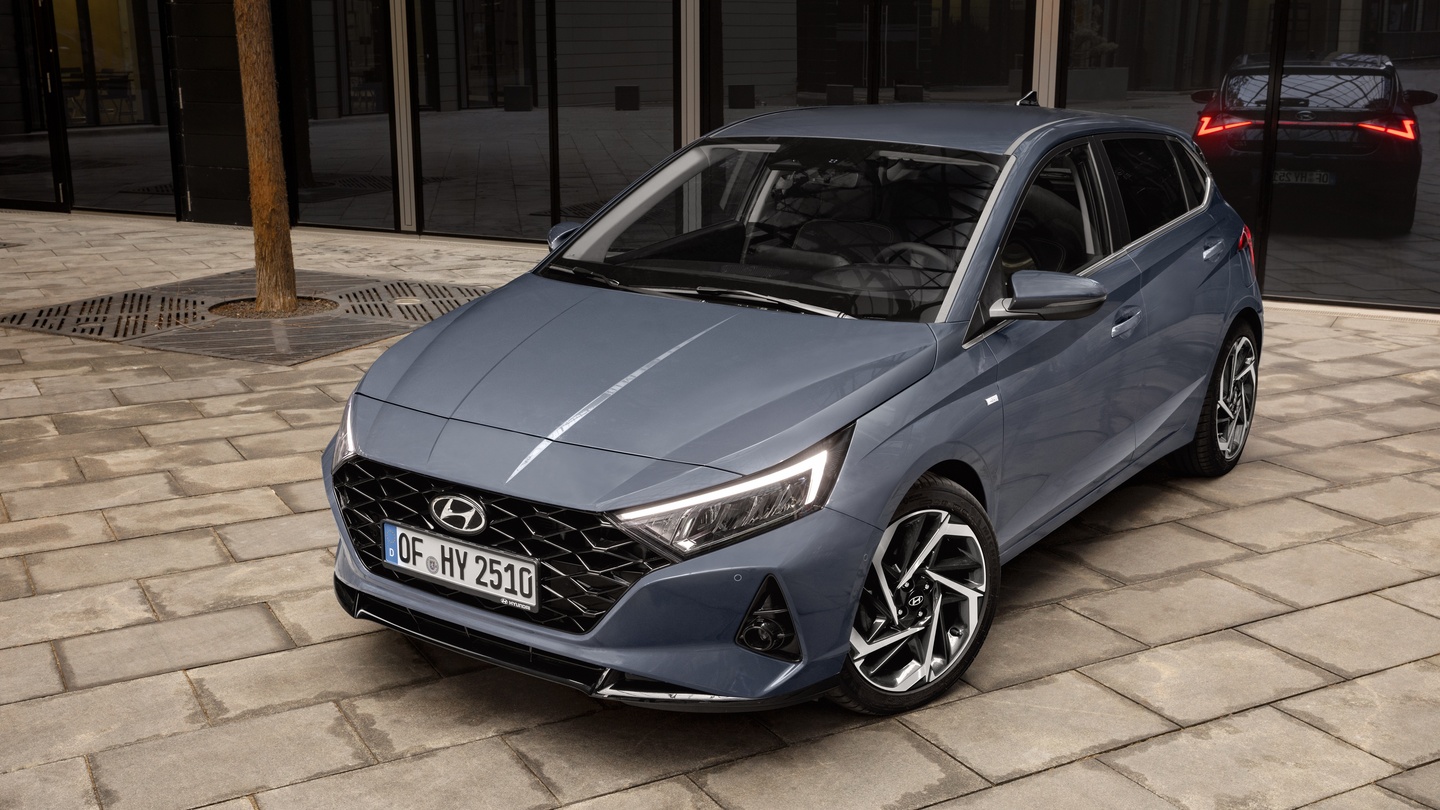 Hyundai i20: overtakes some its rivals in the race