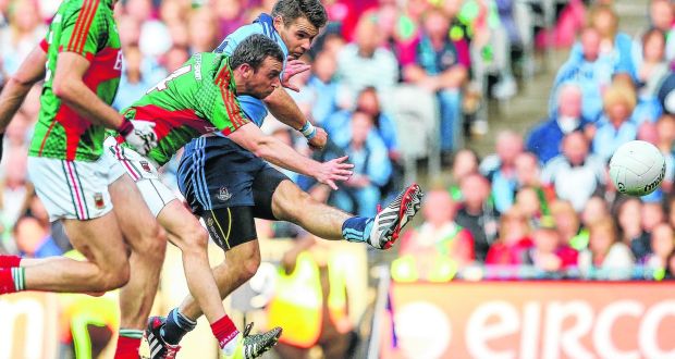  Dublin’s Kevin McManamon scores his side’s third goal against Mayo in the 2015 semi-final replay. Photograph: James Crombie/Inpho