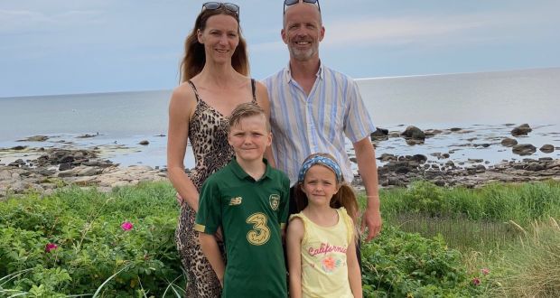 Robert Twamley  grew up in Tralee, Co Kerry but moved to  Falkenberg, Sweden in 2009. He lives there with his wife, Swedish author Caroline Twamley, and their two children, Erik and Kaitlin, who are 9 and 7