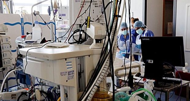 On Thursday the Department of Health reported 4,650 additional infections. The number of patients being treated in hospital was 643 as of 8am, it said, with 118 in ICU. File photograph: The Irish Times