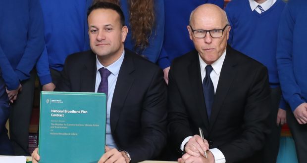 Former taoiseach Leo Varadkar and businessman David McCourt sign the National Broadband contract in November 2019 at St Kevin’s National School in Co Wicklow. Photograph: Niall Carson/ PA Wire