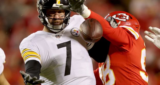 Tershawn Wharton of the Kansas City Chiefs forces a fumble from Ben Roethlisberger of the Pittsburgh Steelers during the fourth quarter at Arrowhead Stadium in Kansas City, Missouri. Photograph:  Jamie Squire/Getty Images