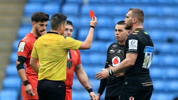 Wasps’ Jacob Umaga is shown the red card by referee Chris Busby during their surprise win over Toulouse in Coventry. Photograph: David Rogers/Getty Images