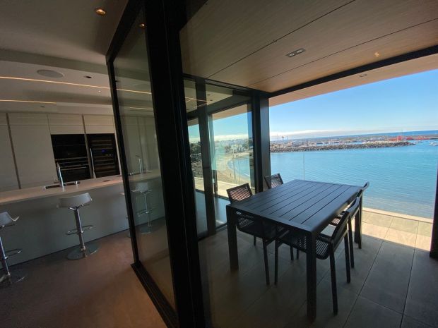 Gran Canaria: Este apartamento de dos dormitorios frente al mar se extiende a 120m2