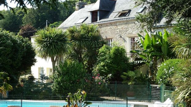 Granja con piscina climatizada en Bretaña, Francia