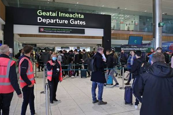 Airport queues partly due to passengers arriving ‘significantly earlier’ than flights