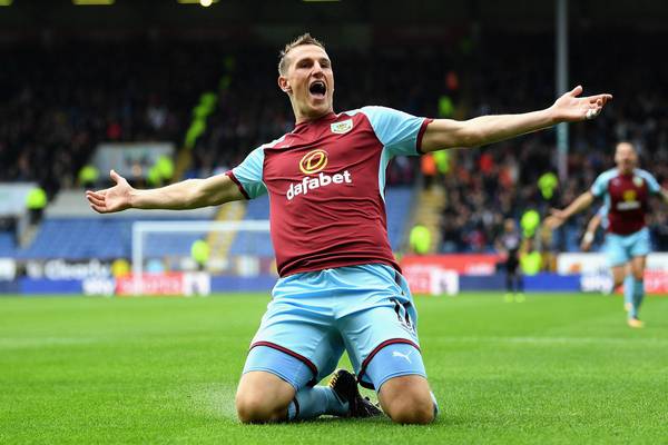 Burnley hang on to heap more pressure on Crystal Palace
