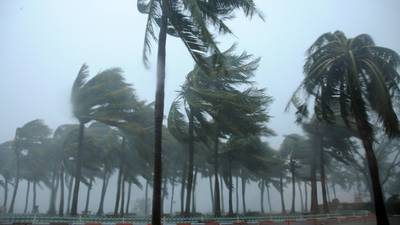 Typhoon Mujigae lashes southern China